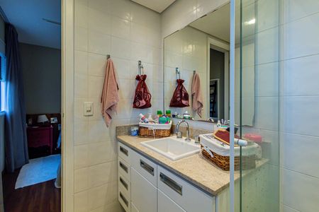 Apartamento à venda com 121m², 2 quartos e 2 vagas Apartamento à venda com 121m², 2 quartos e 2 vagasSuite 01 - Banheiro