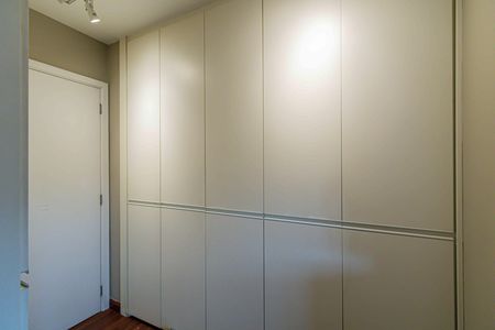 Suite 01 - Closet de apartamento à venda com 2 quartos, 121m² em Parque dos Principes, São Paulo