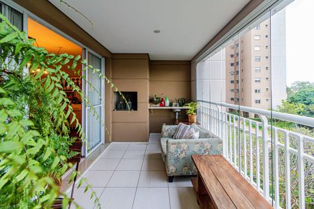Apartamento à venda com 121m², 2 quartos e 2 vagas Apartamento à venda com 121m², 2 quartos e 2 vagasVaranda