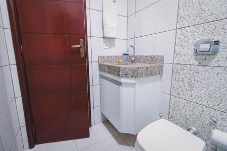 Casa à venda com 360m², 3 quartos e 3 vagas Casa à venda com 360m², 3 quartos e 3 vagasBanheiro da suíte 3