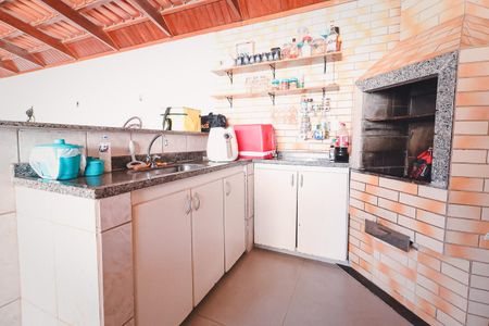 Casa à venda com 360m², 3 quartos e 3 vagas Casa à venda com 360m², 3 quartos e 3 vagasÁrea externa