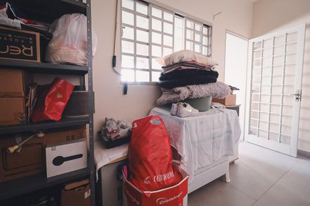 Quarto de serviço de casa à venda com 3 quartos, 360m² em Setor Faicalville, Goiânia