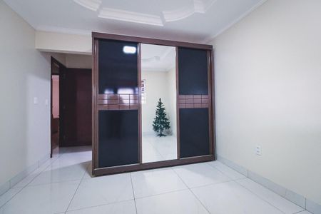 Casa à venda com 360m², 3 quartos e 3 vagas Casa à venda com 360m², 3 quartos e 3 vagasSuíte 3