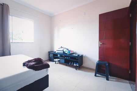 Casa à venda com 360m², 3 quartos e 3 vagas Casa à venda com 360m², 3 quartos e 3 vagasQuarto