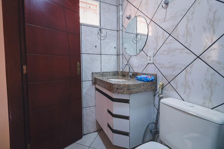 Banheiro da suíte de casa à venda com 3 quartos, 360m² em Setor Faicalville, Goiânia