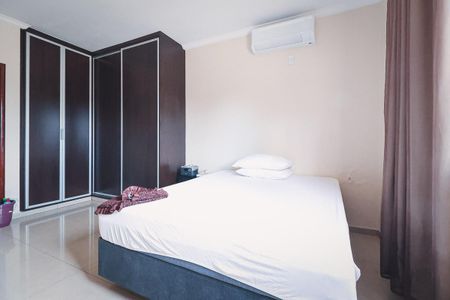 Casa à venda com 360m², 3 quartos e 3 vagas Casa à venda com 360m², 3 quartos e 3 vagasQuarto