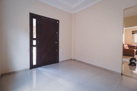 Casa à venda com 3 quartos, 360m² em Setor Faicalville, Goiânia