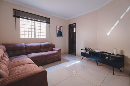 Casa à venda com 360m², 3 quartos e 3 vagas Casa à venda com 360m², 3 quartos e 3 vagasSuíte