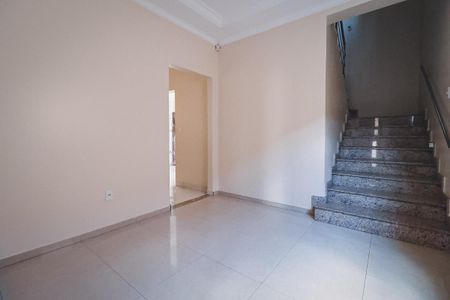Casa à venda com 360m², 3 quartos e 3 vagas Casa à venda com 360m², 3 quartos e 3 vagasSala