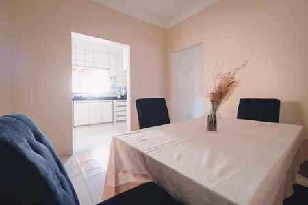 Casa à venda com 360m², 3 quartos e 3 vagas Casa à venda com 360m², 3 quartos e 3 vagasCopa