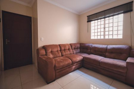 Casa à venda com 360m², 3 quartos e 3 vagas Casa à venda com 360m², 3 quartos e 3 vagasSuíte