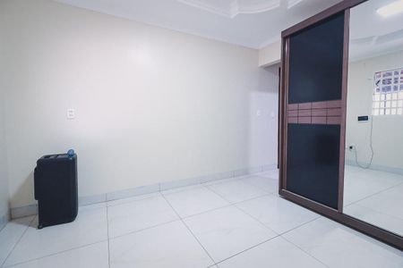 Casa à venda com 3 quartos, 360m² em Setor Faicalville, Goiânia