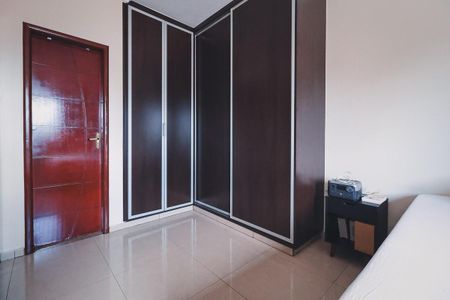 Casa à venda com 360m², 3 quartos e 3 vagas Casa à venda com 360m², 3 quartos e 3 vagasQuarto