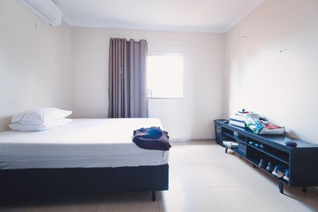 Casa à venda com 3 quartos, 360m² em Setor Faicalville, Goiânia
