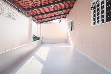 Casa à venda com 3 quartos, 360m² em Setor Faicalville, Goiânia