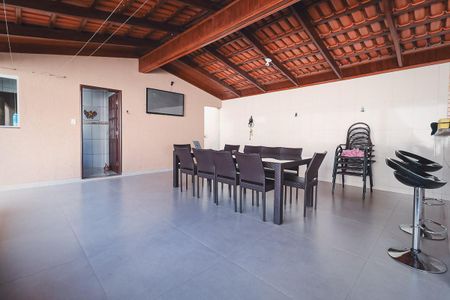 Casa à venda com 3 quartos, 360m² em Setor Faicalville, Goiânia