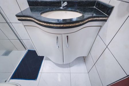 Casa à venda com 360m², 3 quartos e 3 vagas Casa à venda com 360m², 3 quartos e 3 vagasBanheiro da suíte 2