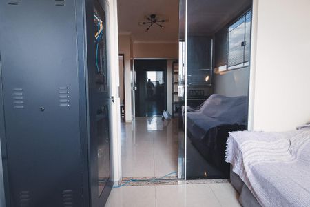 Casa à venda com 360m², 3 quartos e 3 vagas Casa à venda com 360m², 3 quartos e 3 vagasQuarto
