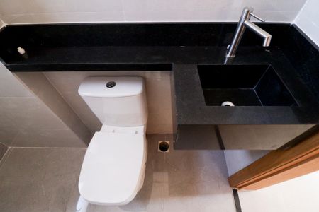 Apartamento à venda com 53m², 2 quartos e 1 vaga Apartamento à venda com 53m², 2 quartos e 1 vagaBanheiro