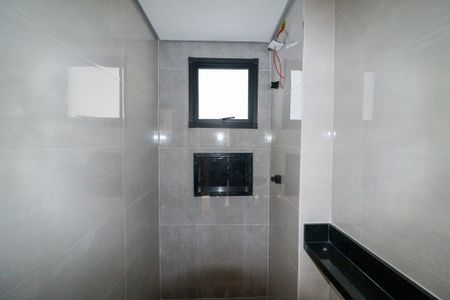 Apartamento à venda com 47m², 2 quartos e 1 vaga Apartamento à venda com 47m², 2 quartos e 1 vagaBanheiro