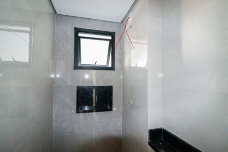 Apartamento à venda com 40m², 2 quartos e sem vaga Apartamento à venda com 40m², 2 quartos e sem vagaBanheiro