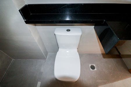 Apartamento à venda com 40m², 2 quartos e sem vaga Apartamento à venda com 40m², 2 quartos e sem vagaBanheiro
