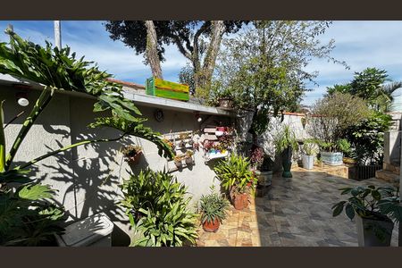 Quintal de casa à venda com 2 quartos, 150m² em Parque Novo Oratório, Santo André