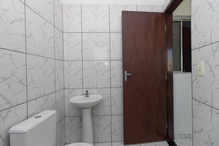 Banheiro de casa para alugar com 1 quarto, 70m² em Jardim Filhos da Terra, São Paulo