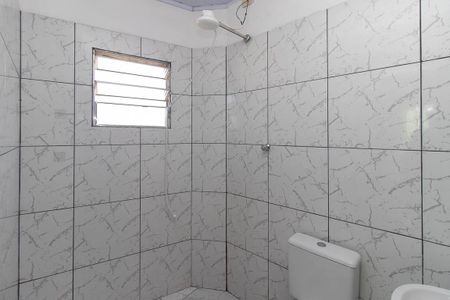 Banheiro de casa para alugar com 1 quarto, 70m² em Jardim Filhos da Terra, São Paulo