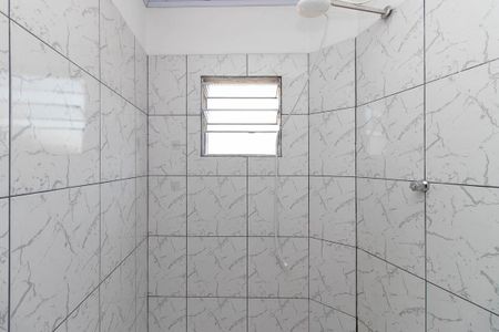 Banheiro de casa para alugar com 1 quarto, 70m² em Jardim Filhos da Terra, São Paulo