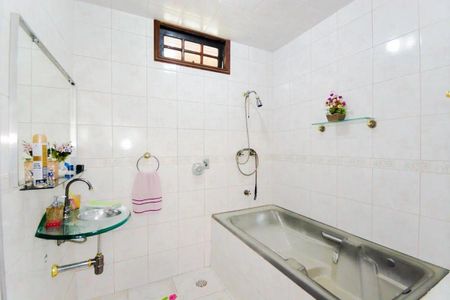 Casa à venda com 4 quartos, 230m² em Vila Ristori, Guarulhos