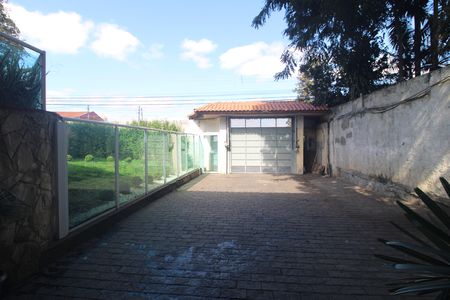 Garagem de casa à venda com 3 quartos, 450m² em Pedreira, São Paulo