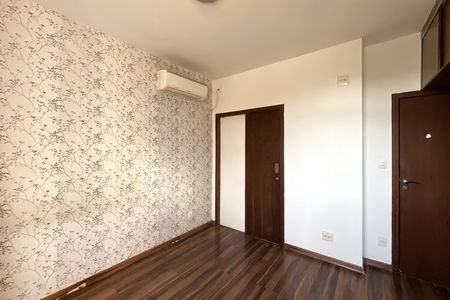 Apartamento à venda com 100m², 3 quartos e 2 vagas Apartamento à venda com 100m², 3 quartos e 2 vagasSuite