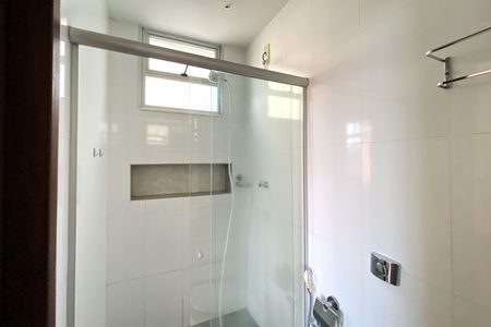 Apartamento à venda com 100m², 3 quartos e 2 vagas Apartamento à venda com 100m², 3 quartos e 2 vagasBanheiro da Suíte