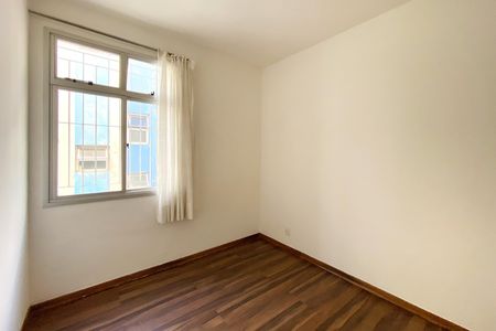 Apartamento à venda com 100m², 3 quartos e 2 vagas Apartamento à venda com 100m², 3 quartos e 2 vagasQuarto 2