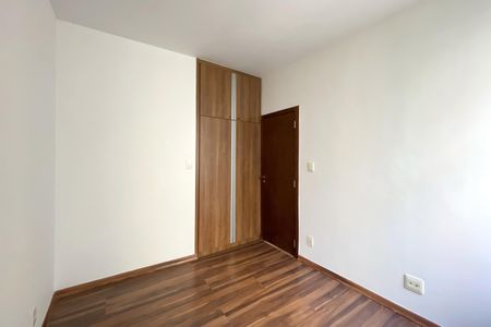 Apartamento à venda com 100m², 3 quartos e 2 vagas Apartamento à venda com 100m², 3 quartos e 2 vagasQuarto 2