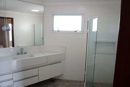 Apartamento para alugar com 156m², 4 quartos e 2 vagasBanheiro 1