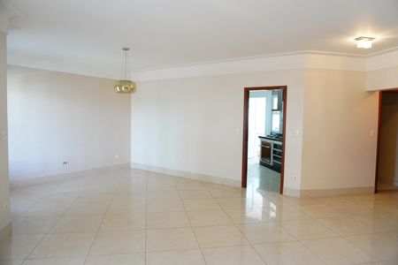 Apartamento para alugar com 156m², 4 quartos e 2 vagasSala