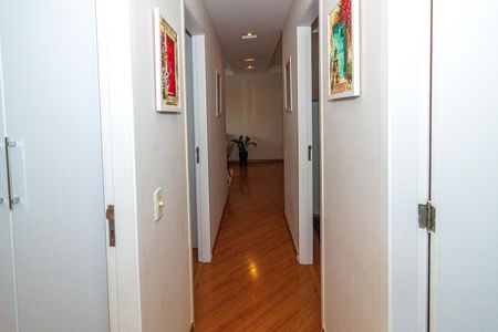Apartamento à venda com 95m², 3 quartos e 2 vagas Apartamento à venda com 95m², 3 quartos e 2 vagasCorredor