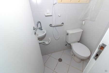 Apartamento à venda com 95m², 3 quartos e 2 vagas Apartamento à venda com 95m², 3 quartos e 2 vagasBanheiro de serviço