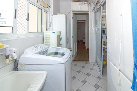 Apartamento à venda com 95m², 3 quartos e 2 vagas Apartamento à venda com 95m², 3 quartos e 2 vagasÁrea de Serviço