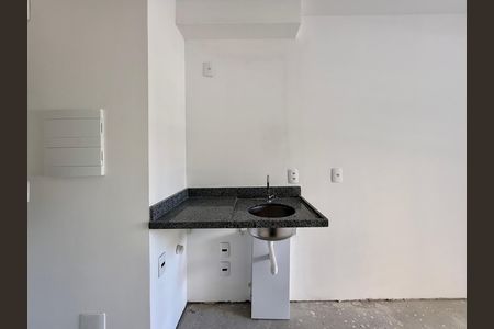 Cozinha de kitnet/studio à venda com 1 quarto, 22m² em Cidade Monções, São Paulo