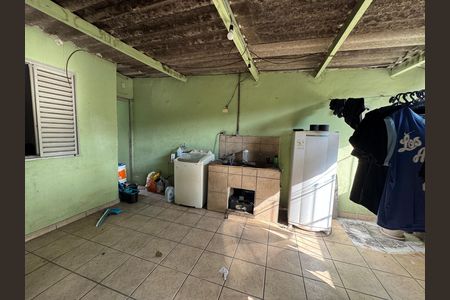Casa à venda com 150m², 5 quartos e 2 vagas Casa à venda com 150m², 5 quartos e 2 vagasVaranda - Casa 01