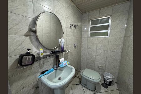 Casa à venda com 150m², 5 quartos e 2 vagas Casa à venda com 150m², 5 quartos e 2 vagasBanheiro 1 - Casa 01