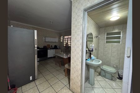 Casa à venda com 150m², 5 quartos e 2 vagas Casa à venda com 150m², 5 quartos e 2 vagasCorredor