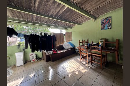 Casa à venda com 150m², 5 quartos e 2 vagas Casa à venda com 150m², 5 quartos e 2 vagasVaranda - Casa 01