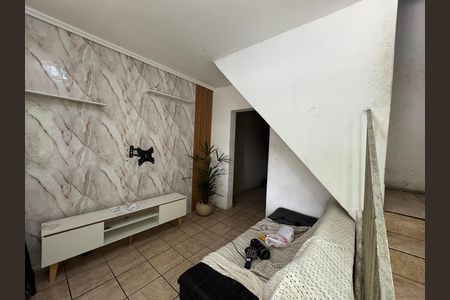 Casa à venda com 150m², 5 quartos e 2 vagas Casa à venda com 150m², 5 quartos e 2 vagasSala - Casa 01