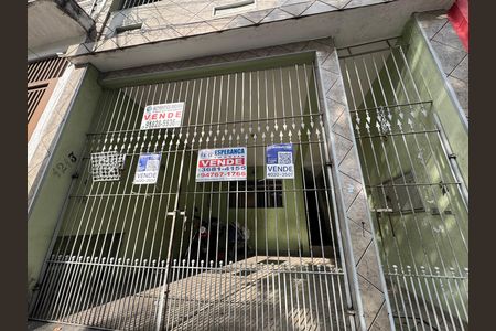 Casa à venda com 150m², 5 quartos e 2 vagas Casa à venda com 150m², 5 quartos e 2 vagasFachada com Placa