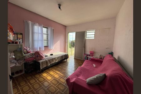 Casa à venda com 150m², 5 quartos e 2 vagas Casa à venda com 150m², 5 quartos e 2 vagasSala - Casa 03
