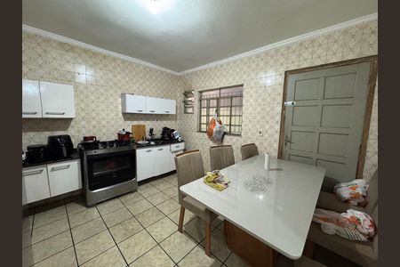 Casa à venda com 150m², 5 quartos e 2 vagas Casa à venda com 150m², 5 quartos e 2 vagasCozinha - Casa 01